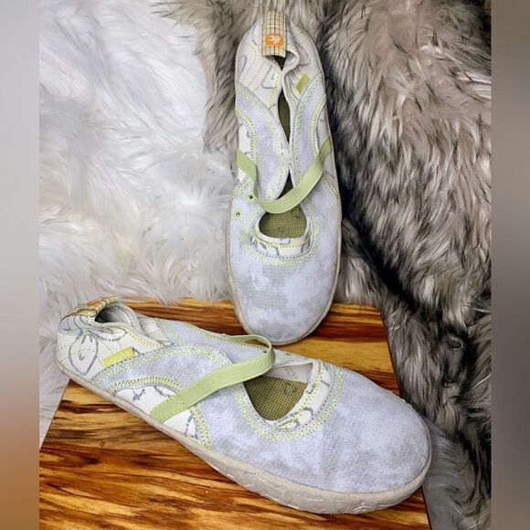 Cushe Shucoon Mary Jane Active Sneaker Women’s Size 11/42EU Slip-on Surfer - Picture 2 of 9